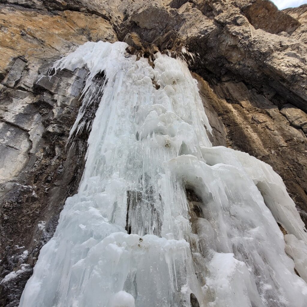 A Beautiful Winter Hike: Grotto Canyon. Frozen waterfall.