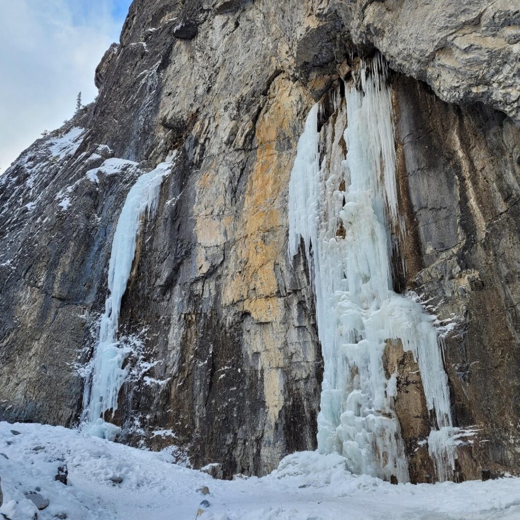 A Beautiful Winter Hike: Grotto Canyon. Frozen waterfalls.